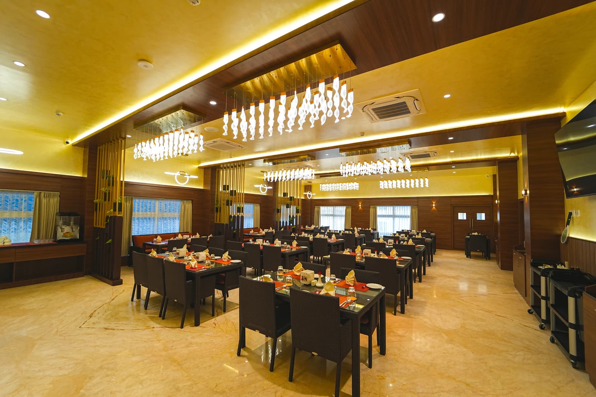 Cinnamon Restaurant main dining room view